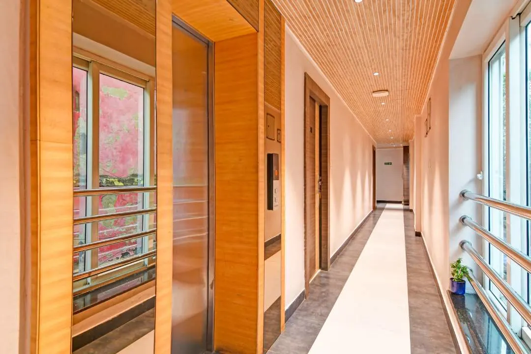 Lobby 1