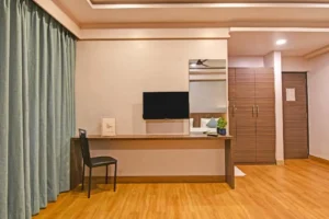 Room 1-3, Calcutta hotels near Park Street